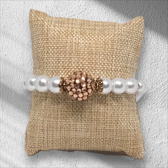 High Maintenance Glass Pearl Bracelet | Elegant Classy Stretch Accessory - Picture 2 of 7